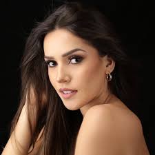 Claudia Novoa's Instagram, Twitter & Facebook