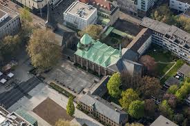 Er ließ dort, wo früher die villa hirschland inmitten eines prächtigen parks stand, ab 1959 ein priesterseminar bauen. Corona Krise Die Auswirkungen Im Bistum Essen Neues Ruhr Wort