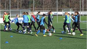 Die diplomatische akademie wien sucht eine/n leiter/in der abteilung finanz und rechnungswesen. Fk Austria Wien Madchen Sichtungstraining In Der Austria Akademie Powered By Gazprom Export