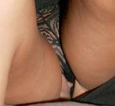 Kelly brook upskirt pussy - Slimpics.com