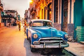 Almendrones Los Coches Cubanos Que Han Logrado Sobrevivir A Fidel Old American Cars Cuba Travel Visit Cuba