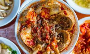 Hasil gambar untuk makanan baso lavaa