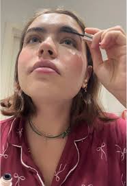 Un perro feliz en el junte con los gringos