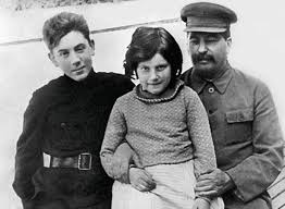 Жизнь «кремлевской принцессы» оказалась совсем не похожа на сказку. Kratkaya Biografiya Docheri Stalina Svetlany Alliluevoj Kratkie Biografii