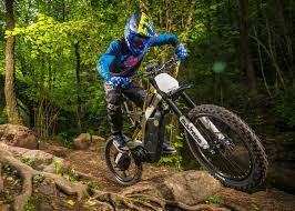 W chwili przekroczenia prędkości 25 km/h moc silnika spada do zera. E Bike Czyli Rower Elektryczny Przepisy Predkosc Uprawnienia