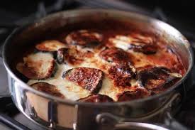 La Recette Facile Et Pas Chere De La Moussaka Traditionnelle Recette En 2020 Recette Facile Pas Cher Moussaka Recette Facile