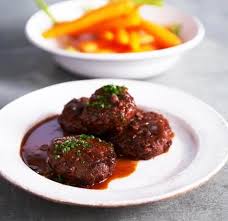 Rinderbuletten Mit Rotweinsauce Rezept Rezepte Lebensmittel Essen Buletten Rezept