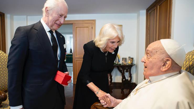 King Charles and Queen Camilla have 'heavy hearts' after Pope's death - BBC  News
