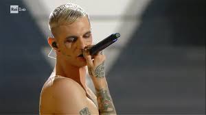 Sul palco non ho portato solo un costume. Achille Lauro Harsh Outburst On Social Media They Gave Me Homophobe