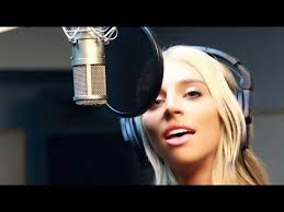 Lacey Pennington's Instagram, Twitter & Facebook