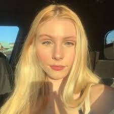 Melissa Leask's Instagram, Twitter & Facebook