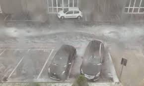 Milano, bomba d'acqua all'alba fa esondare il seveso. Grandine A Legnano Citta In Tilt Foto E Video Prima Milano Ovest