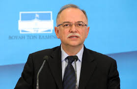 Με τις απόψεις του συμφωνεί και η συντριπτική πλειοψηφία των πολωνών, καθώς σε πρόσφατη δημοσκόπηση μόλις το 9% τάσσεται υπέρ του δικαιώματος υιοθεσίας για τα ζευγάρια. Papadhmoylhs 8a Synexisw Na Agwnizomai Gia Thn E3aleipsh Ka8e Morfhs Diakrishs Twn Loatki The Indicator