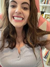 Meg West's Instagram, Twitter & Facebook