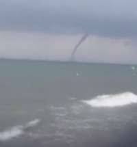E' successo nel primo pomeriggio di oggi, martedì 8 giugno: Tromba D Aria Su Napoli Ingenti Danni In Citta E In Provincia Meteo Webcam