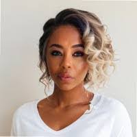 Amber Tomkinson's Instagram, Twitter & Facebook