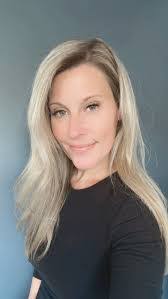 Mandy Healy's Instagram, Twitter & Facebook