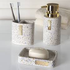 Great on surfaces such as sealed fiberglass, glazed porcelain, stainless steel, chrome, synthetic marble, formica, plastic and vinyl. 27 Products From Walmart To Help Beautify Your Bathroom