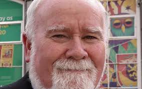 Corinthians stay in touch with win in gale-force conditions