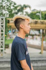 In fact, there are so many cool haircuts for blonde guys, including short, medium and long, that it… 20 Best Hair Colors For Men That Are Perfect For Pinoys