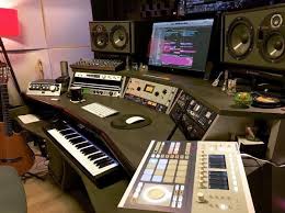 Top 5 Best Studio Desks Under 2000 2019 Guide Music Studio Music Room Design Home Studio Setup