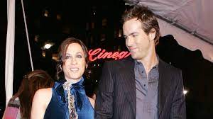 He's been happily married to blake lively for three years, so it's easy to forget that ryan reynolds was once engaged to singer alanis morissette. Der Wahre Grund Warum Alanis Morissette Und Ryan Reynolds Ihre Verlobung Beendet Haben News24viral
