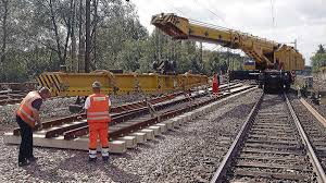 Die erste bahn nach bielefeld fährt um , während die letzte um den bahnhof verlässt. Bis Ende November Erneuert Die Bahn 17 Weichen Am Rotenburger Bahnhof Landkreis Rotenburg