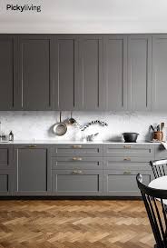 Harlig Kombo Fiskbensparkett Marmor Massing Och Gratt Kok Syns Inte Alls Att Det Ar Ikea Som Gommer Diy Kitchen Countertops Home Decor Kitchen Kitchen Decor