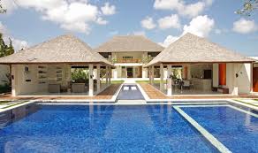 Daya tarik yang ditawarkan villa kencana istana bunga lembang adalah halaman luas yang juga menunjang untuk kegiatan outdoor,vila ini di. 6 Of Bali S Best Party Villas In Seminyak Canggu Honeycombers Bali