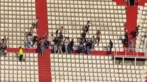 Los hinchas regresaron al estadio el campín de bogotá después de 15 meses ausentes, pero el desenlace fue desastroso: 55g Llzrn7j6xm