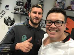 Medalla de bronce para alejandra valencia y abuelo álvarez. Franco Escamilla Conto A Gignac Cuando Octagon Y Atlantis Le Negaron Un Autografo Mexico Ya