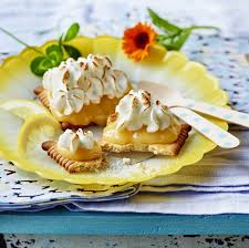 Recette Petit Beurre De Lu Recouverts De Citron Et De Creme Meringuee Recette Recettes Sucrees Idee Recette Alimentation