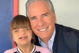 Roberto Justus acompanha a filha Rafa em apresentação da escola e encanta  web