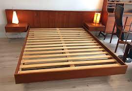 Create the perfect bedroom oasis with furniture from overstock your online furniture store! Lit Queen En Teck Fabrique Au Canada Par Rs Restaure 1125 104 X 83 X 31 H Base Pour Matelas 80 X 60 Scandinavian Furniture Home Decor Furniture