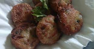 Setelah dingin, kupas kulitnya dan tumbuk hingga halus. 815 Resep Perkedel Kentang Kukus Enak Dan Sederhana Ala Rumahan Cookpad