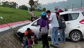 Soal ips kelas viii kondisi fisik wilayah indonesia. Jawaban Ips Kelas 8 Halaman 83 Aktivitas Individu Ilmu Link