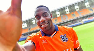 Der fußballspieler stefano okaka (* 09.08.1989) ist seit september 2021 bei medipol basaksehir unter vertrag und wird dort im sturm eingesetzt. Stefano Okaka Basaksehir De Trt Spor Turkiye Nin Guncel Spor Haber Kaynagi