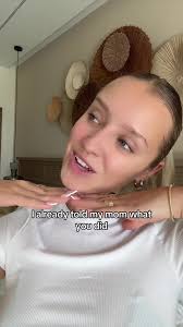 Me Running to Tell My Mom the Tea