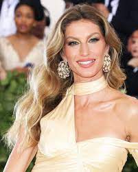 Wavy hairstyles are quite stylish for women with long hair. Long Wavy Hair The Best Cuts Colors And Styles