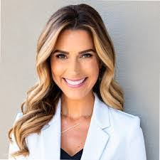 Amber Bucy's Instagram, Twitter & Facebook