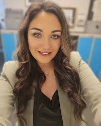 Carly Mason's Instagram, Twitter & Facebook