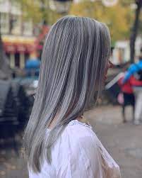 pastel grey blue hair haar haarkleur haarstijl haircuts hairinspo curls longbob shorthair feminine frisuren haarschnitte haarfarben haarschnitt