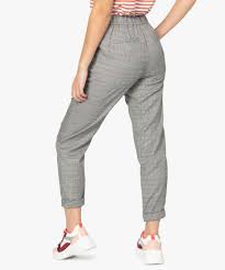 Un choix unique de pantalon prince de galles disponible dans notre magasin. Pantalon Femme Coupe Carotte Imprime Prince De Galles Gemo