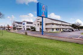 Studio 6 Dallas Irving Dfw Airport East Tourist Class Irving Tx Hotels Gds Reservation Codes Travel Weekly