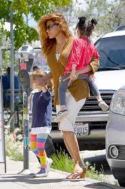 伊娃·门德斯(女友) / esmeralda amada gosling(长女) / amada lee gosling(次女) imdb编号: Eva Mendes Daughters Pic Star Looks Chic With Amada Esmeralda Hollywood Life