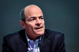 Carlos Brito "l'opposé du PDG à la française" quitte AB InBev après 15 ans 