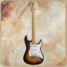 Plus the scars on the pickup covers are in different places, and the string tree is in a slightly different spot. Fender 1955 Buddy Holly Masterbuilt Stratocaster Tribute Cr Guitars