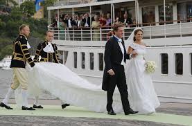 Explore the latest from valentino at neiman marcus! Was Tragt Prinzessin Eugenie Wenn Sie Die Frau Von Jack Brooksbank Wird Vielleicht Lasst Sie Sich Von Brautkleidern Anderer Prinzessinnen Inspirieren Stuttgarter Zeitung