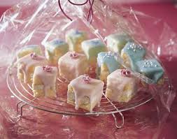 Petit Fours Mit Quittengelee Rezept Swissmilk Rezept Quittengelee Rezept Lebensmittel Essen Petit Fours Rezept