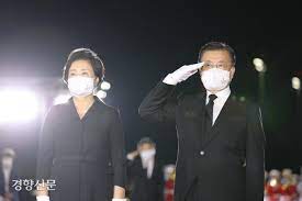 Jul 02, 2021 · 지난해 처음 공개된 홍범도 장군(좌)과 최진동 장군(우)의 모습 / youtube 'kbs news' 이 땅에 공장을 운영하면서 축산업과 무역업 등을 벌인 삼형제는 막대한 부를 쌓았고, 1919년 3·1운동에 이어 4월 11일 대한민국 임시정부가 수립되자 독립군 부대를 창설했다. 2t5i0hukrx0p1m
